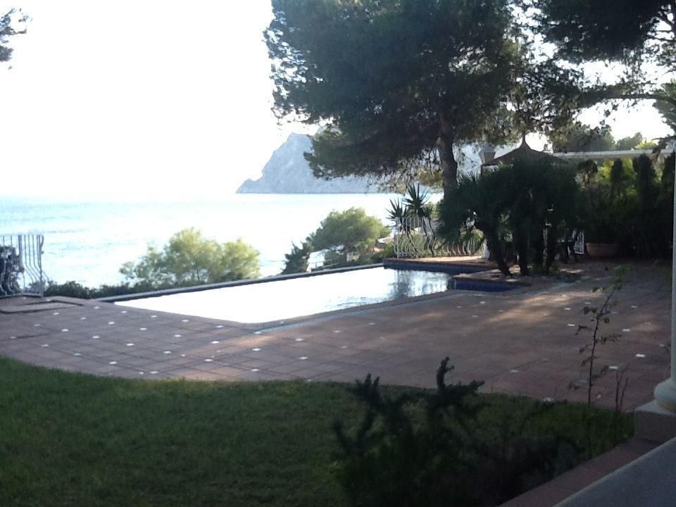 Villa in Calpe, Alicante, Spain 4 bedrooms, 230 sq.m. No. 95752