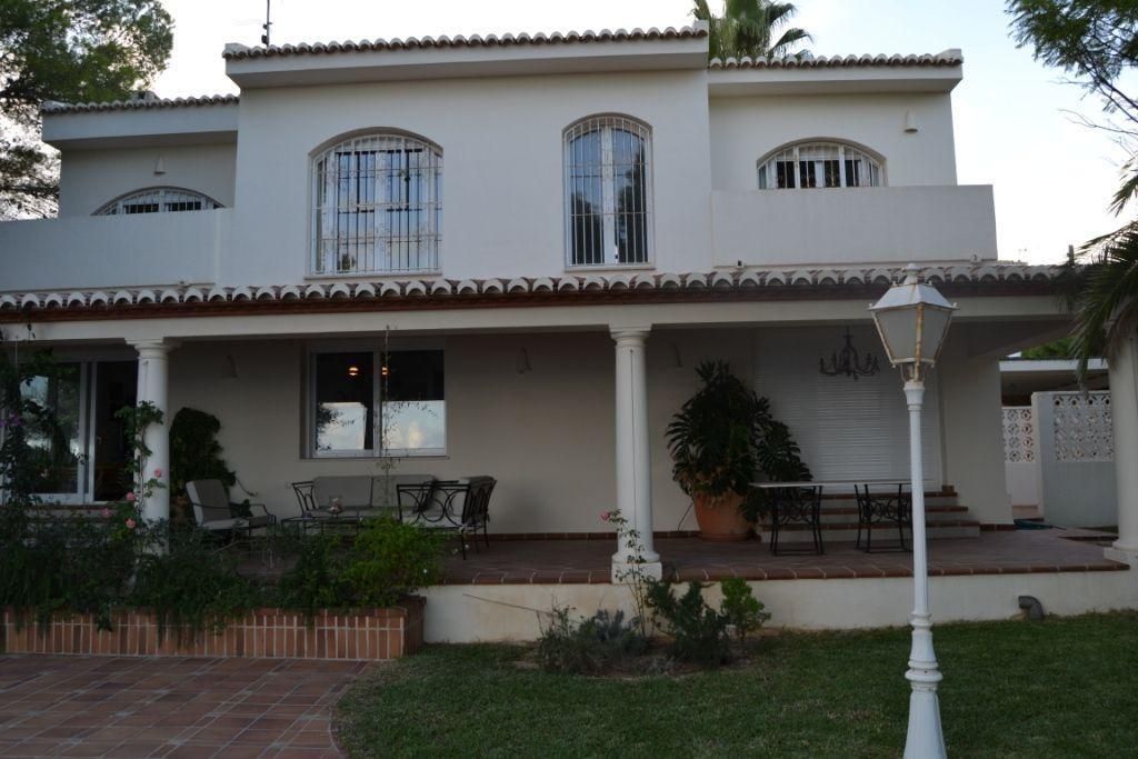Villa in Calpe, Alicante, Spain 4 bedrooms, 230 sq.m. No. 95752