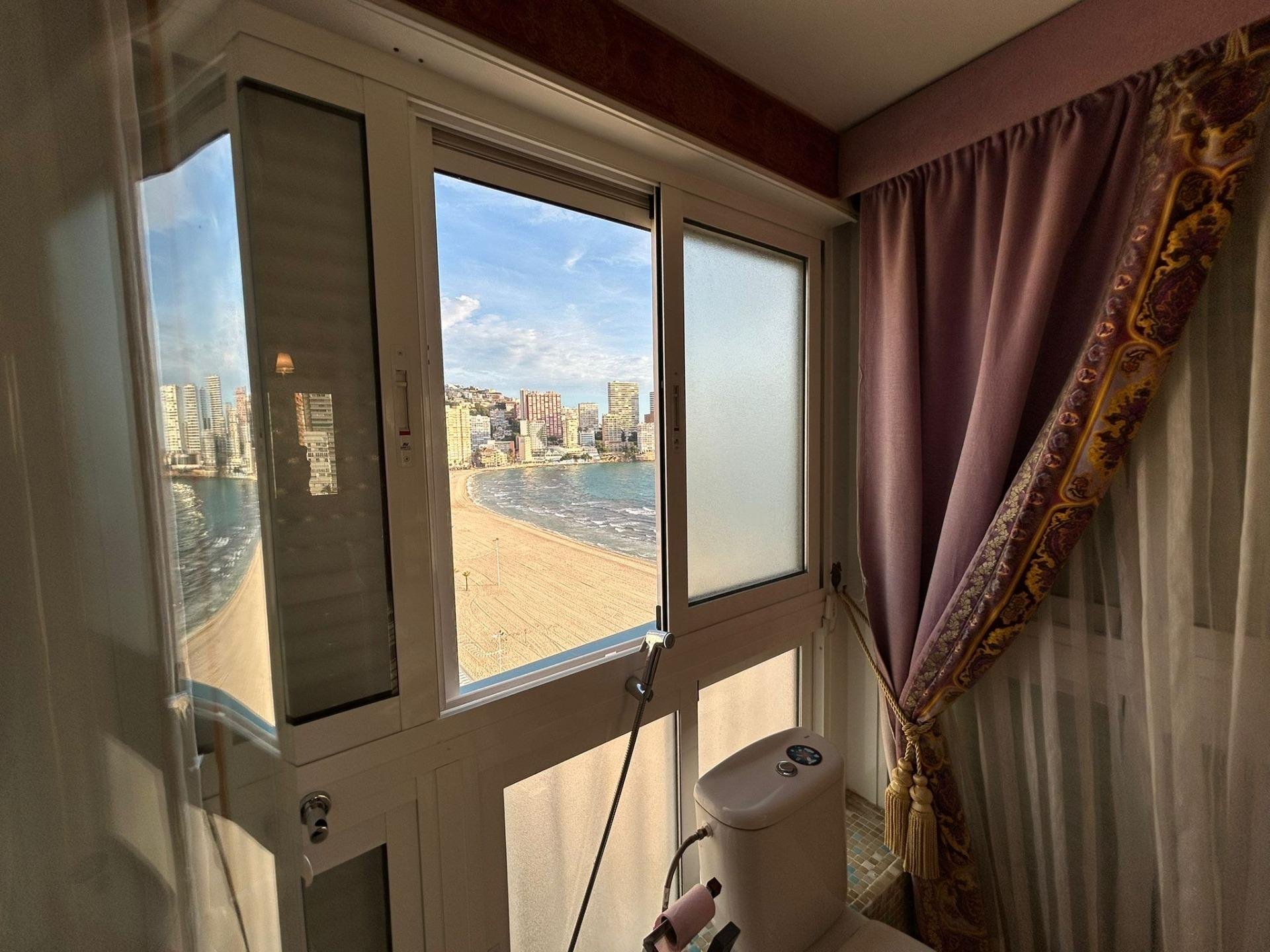 Apartment à Benidorm, Alicante, Espagne 2 chambres, 140 m2 No. 165483
