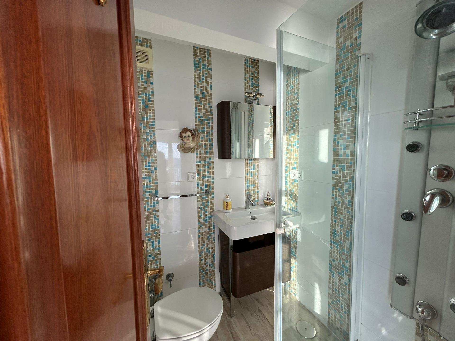 Apartment à Benidorm, Alicante, Espagne 2 chambres, 140 m2 No. 165483