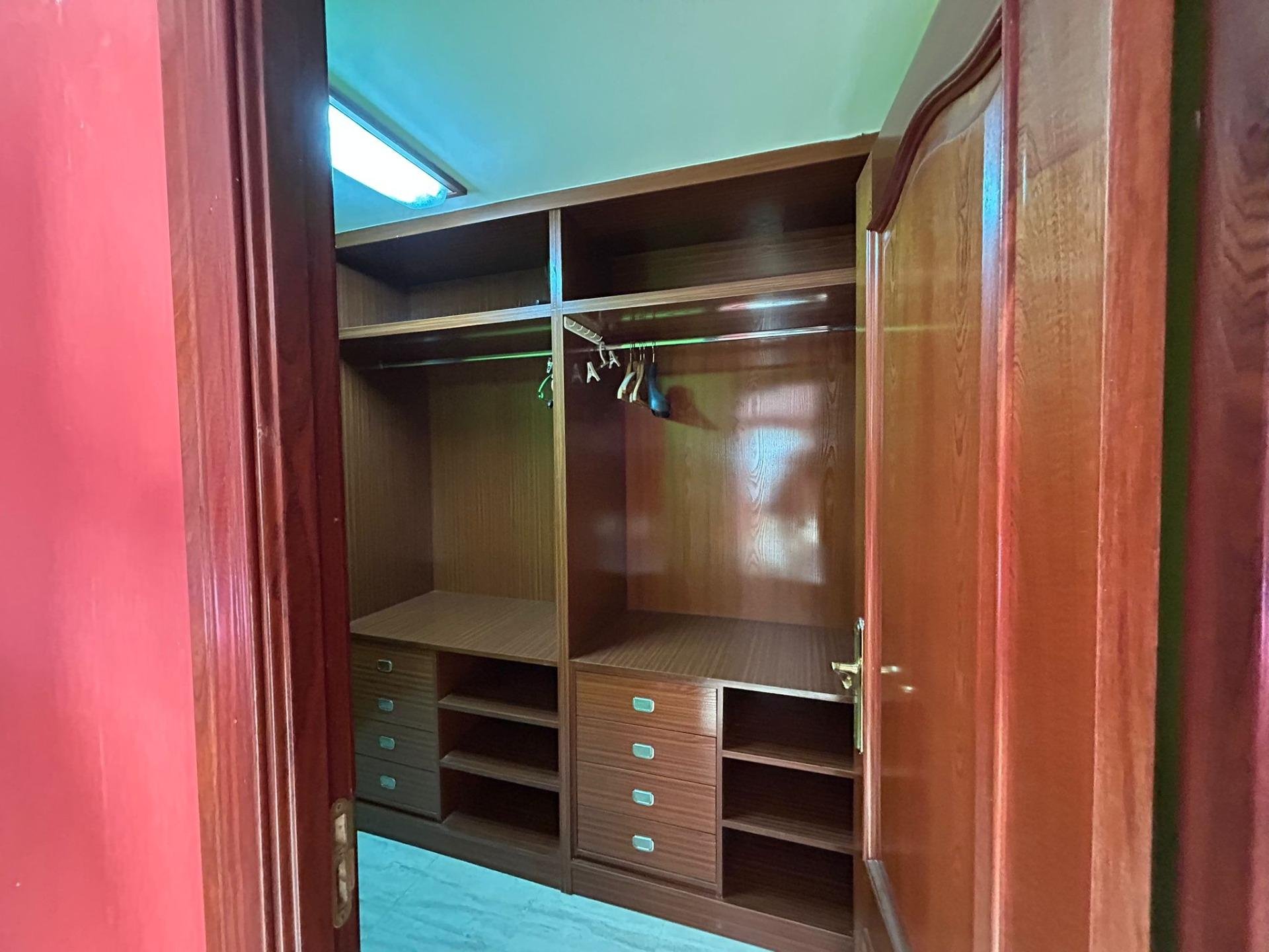 Apartment à Benidorm, Alicante, Espagne 2 chambres, 140 m2 No. 165483