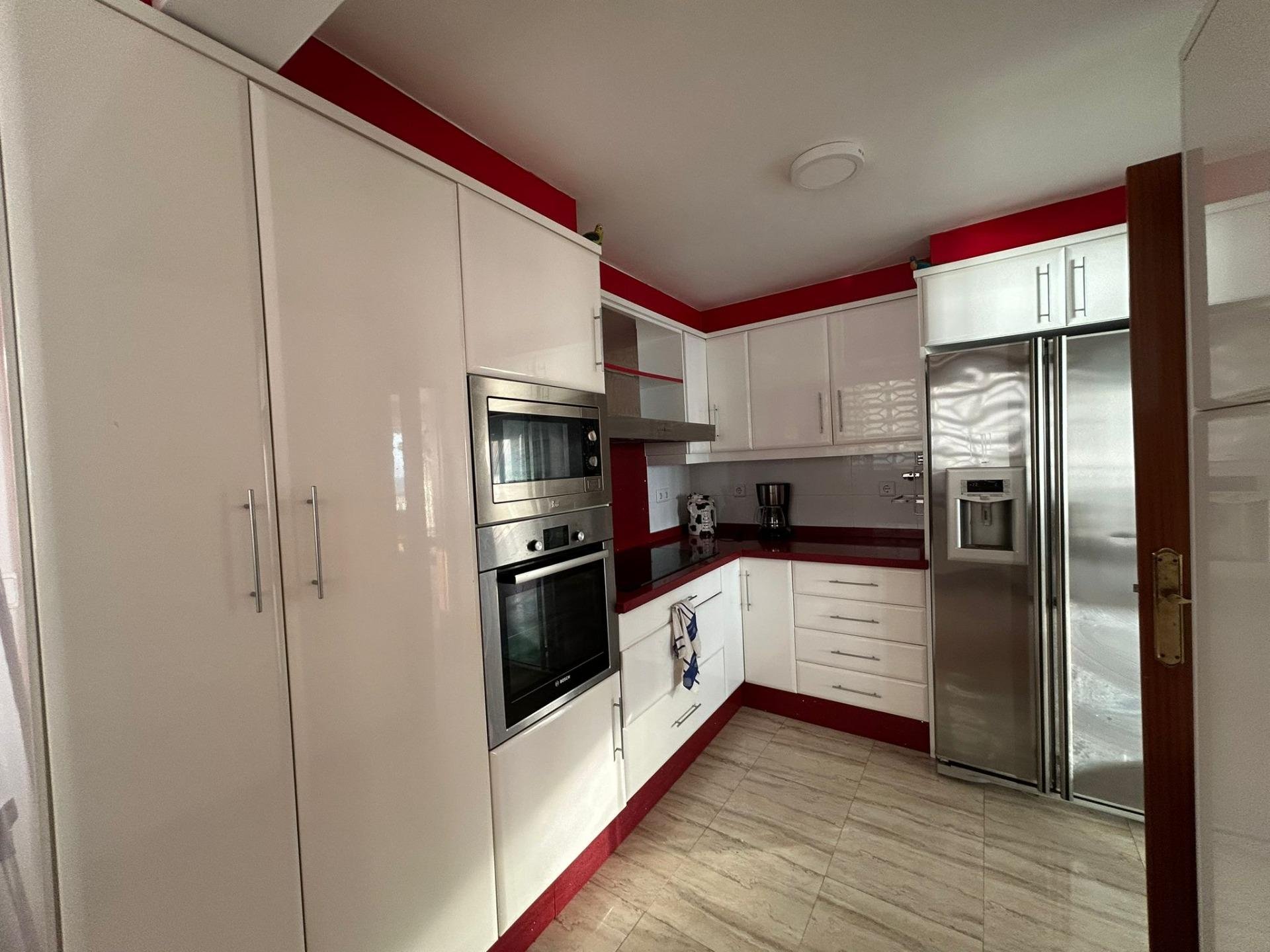 Apartment à Benidorm, Alicante, Espagne 2 chambres, 140 m2 No. 165483