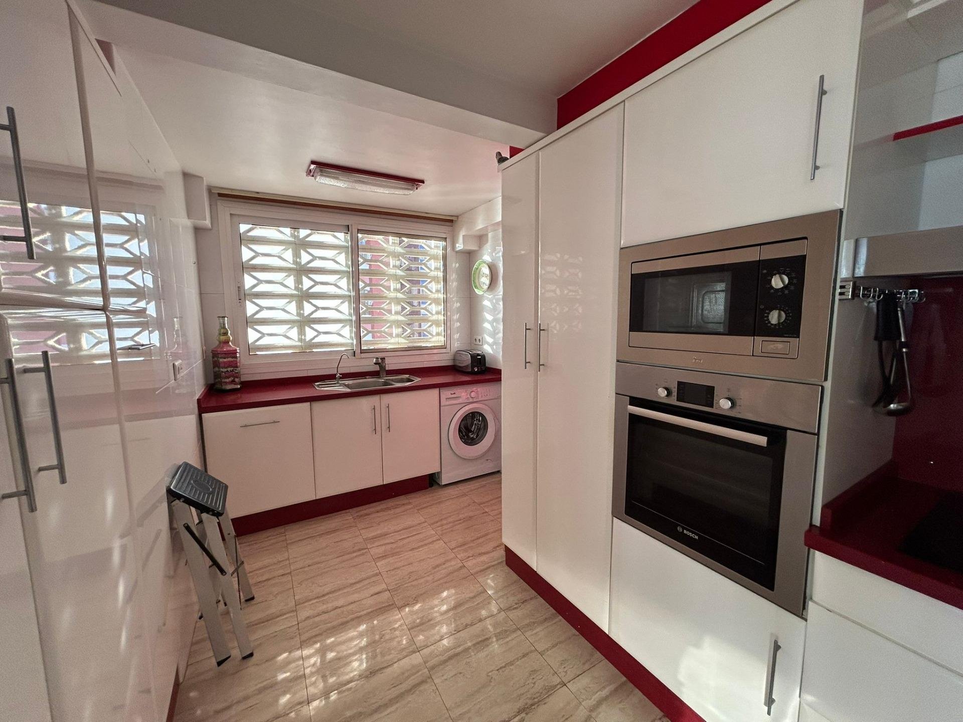 Apartment à Benidorm, Alicante, Espagne 2 chambres, 140 m2 No. 165483