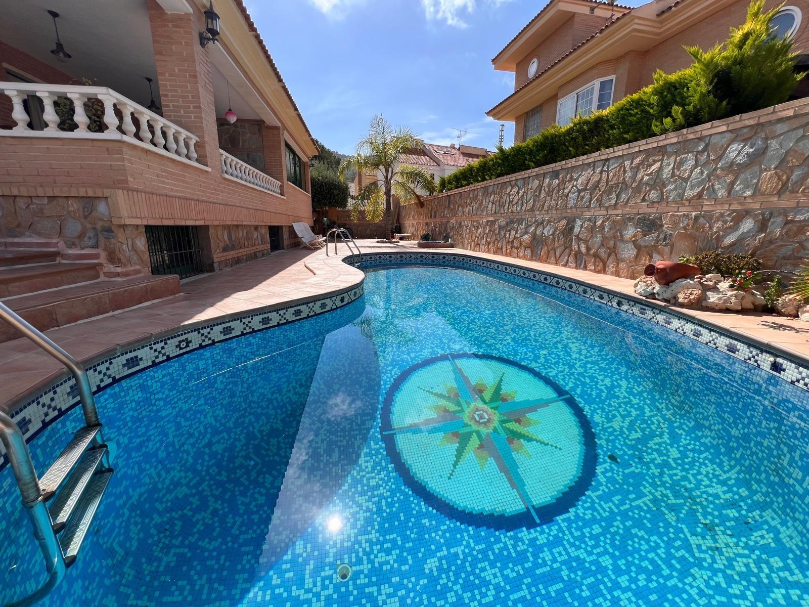 Villa en Benidorm, Alicante, España 480 m2 No. 165487
