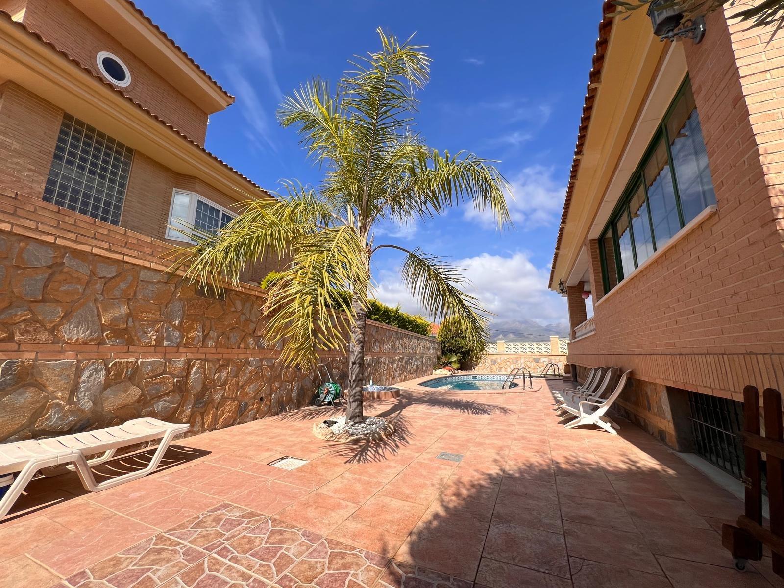 Villa en Benidorm, Alicante, España 480 m2 No. 165487