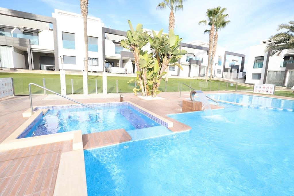 Bungalow i La Zenia, Alicante, Spanien 2 sovrum, 73 kvm. Nr. 189378