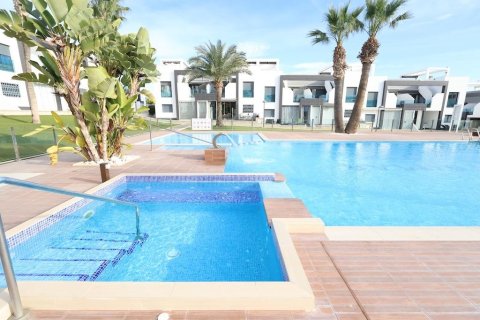 Bungalow in La Zenia, Alicante, Spain 2 bedrooms, 73 sq.m. No. 189378