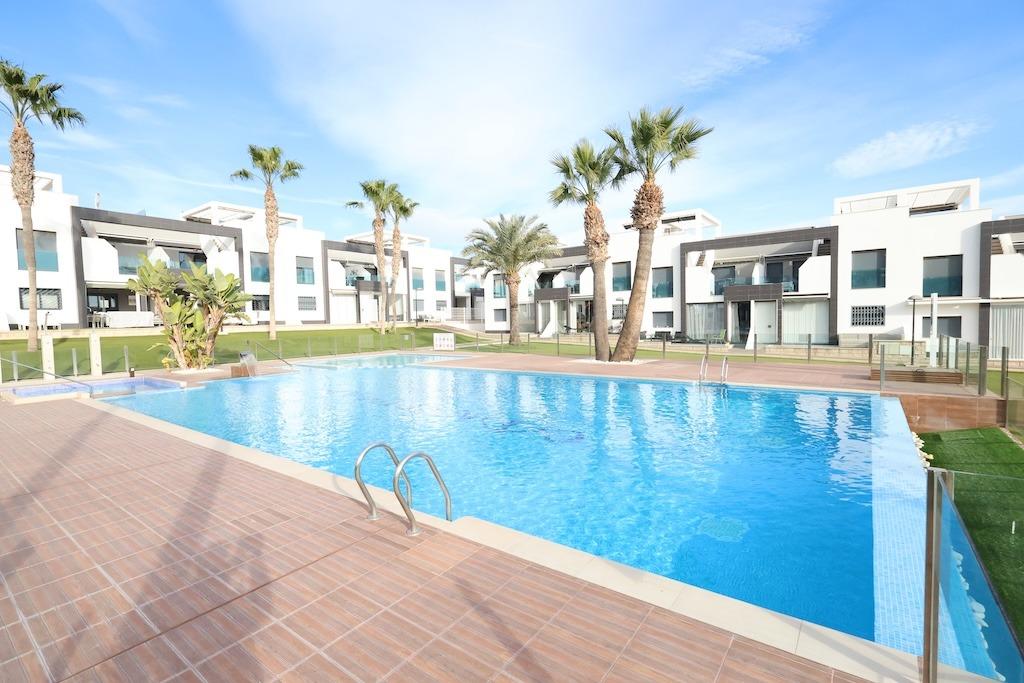 Bungalow i La Zenia, Alicante, Spanien 2 sovrum, 73 kvm. Nr. 189378