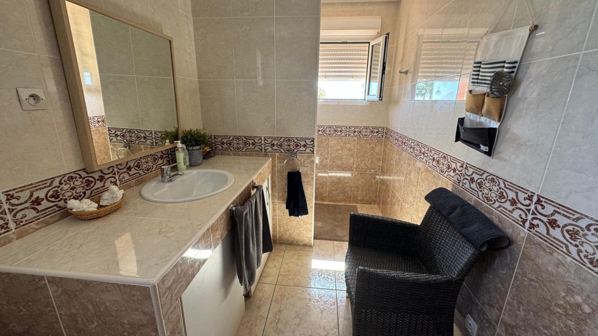 Finca a Albatera, Alicante, Spagna 6 camere da letto, 226 mq. N° 189381