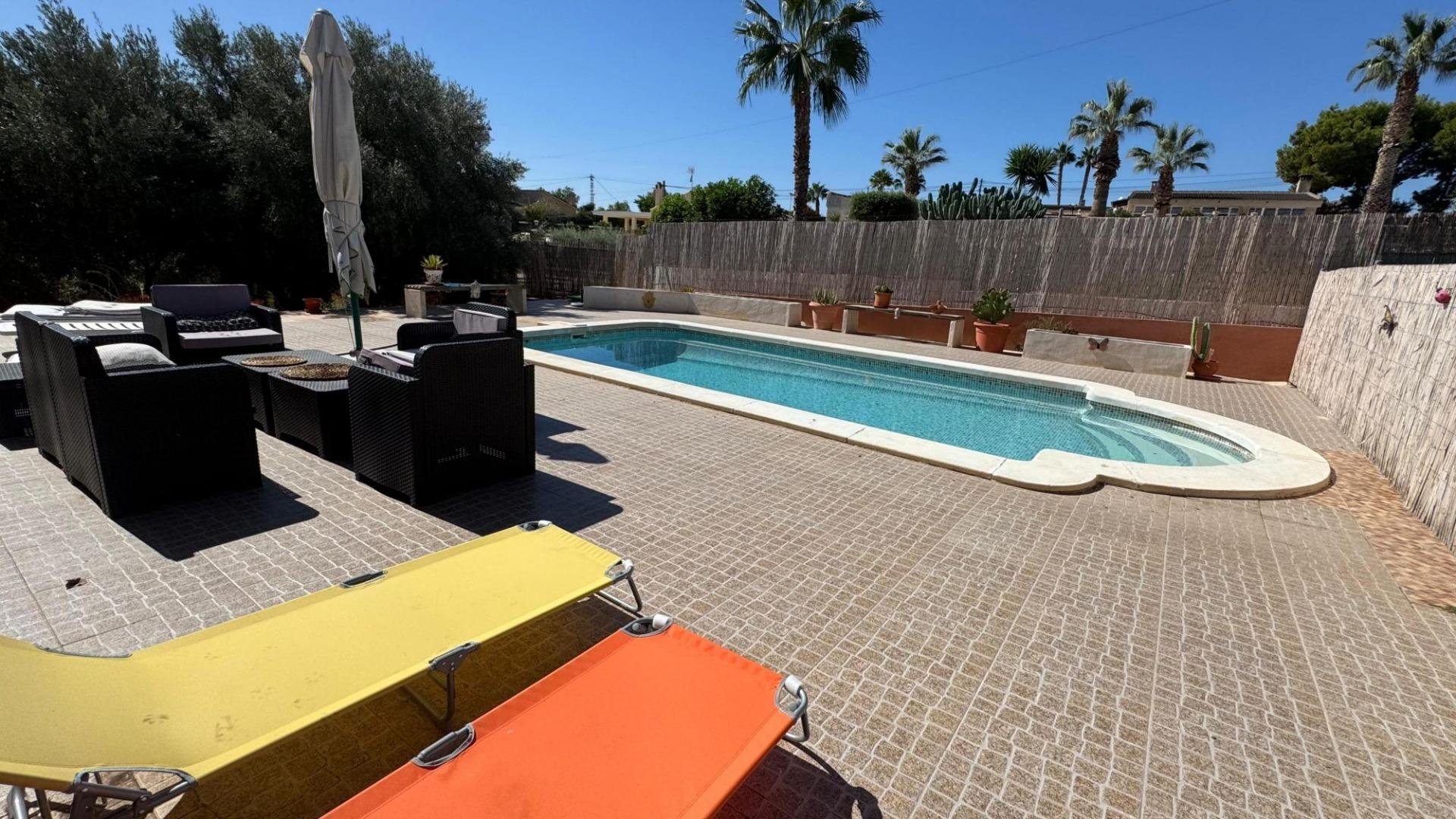 Finca a Albatera, Alicante, Spagna 6 camere da letto, 226 mq. N° 189381