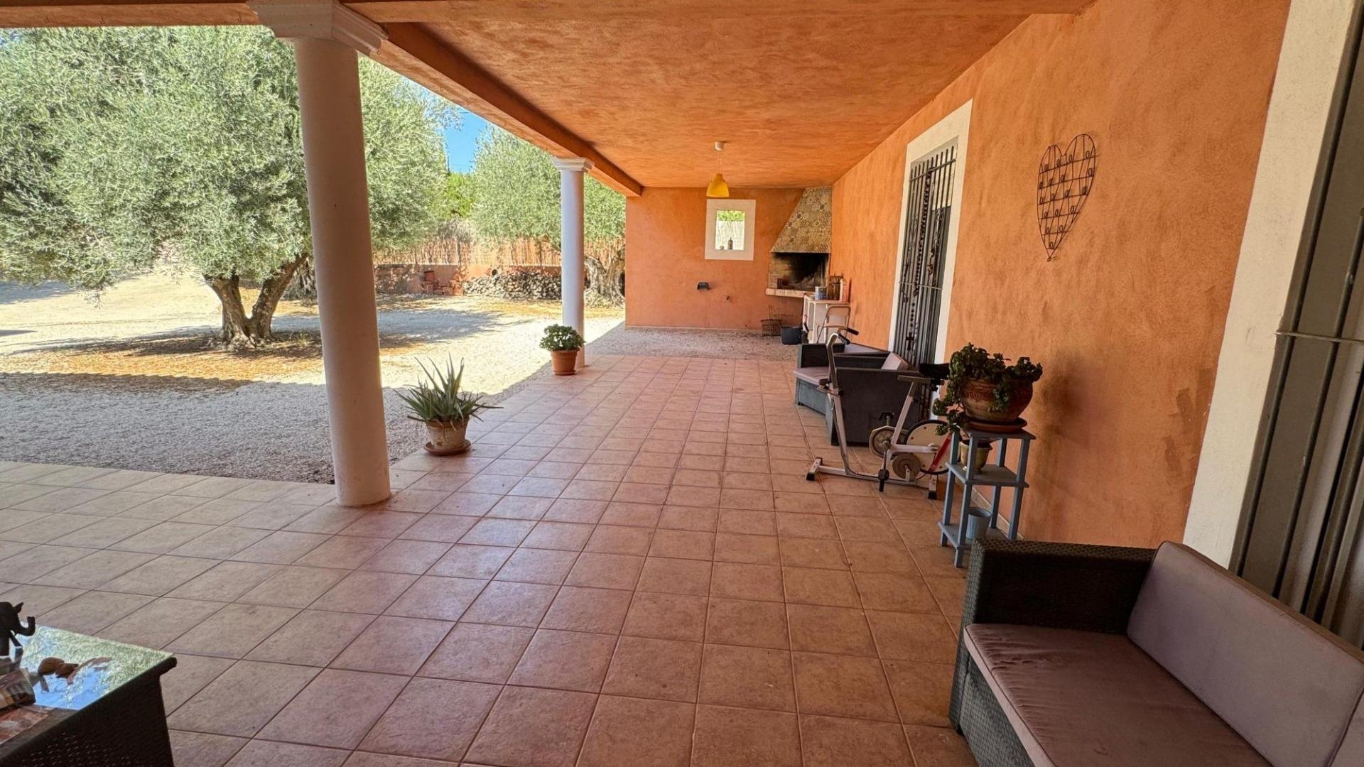Finca a Albatera, Alicante, Spagna 6 camere da letto, 226 mq. N° 189381