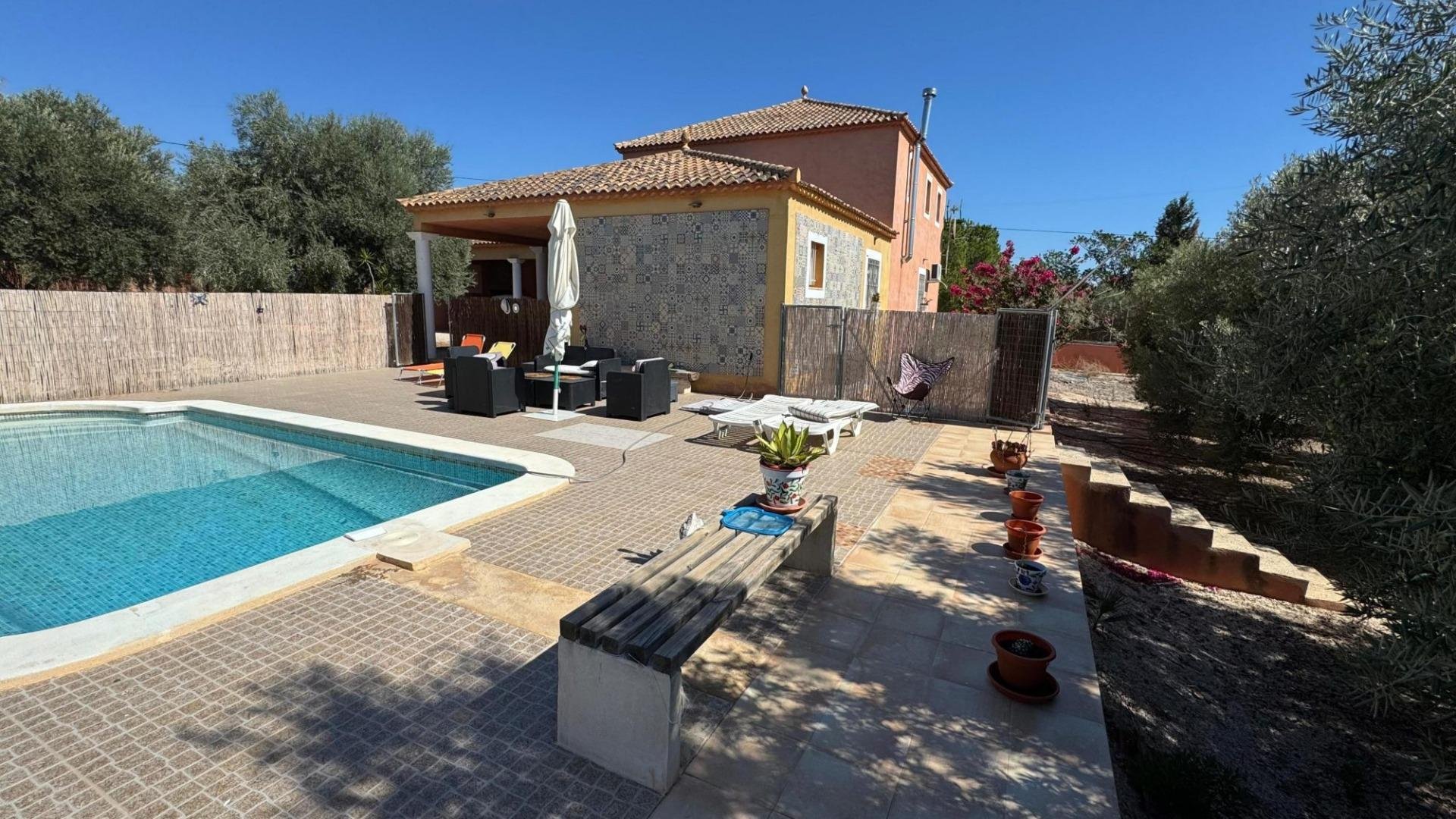 Finca a Albatera, Alicante, Spagna 6 camere da letto, 226 mq. N° 189381