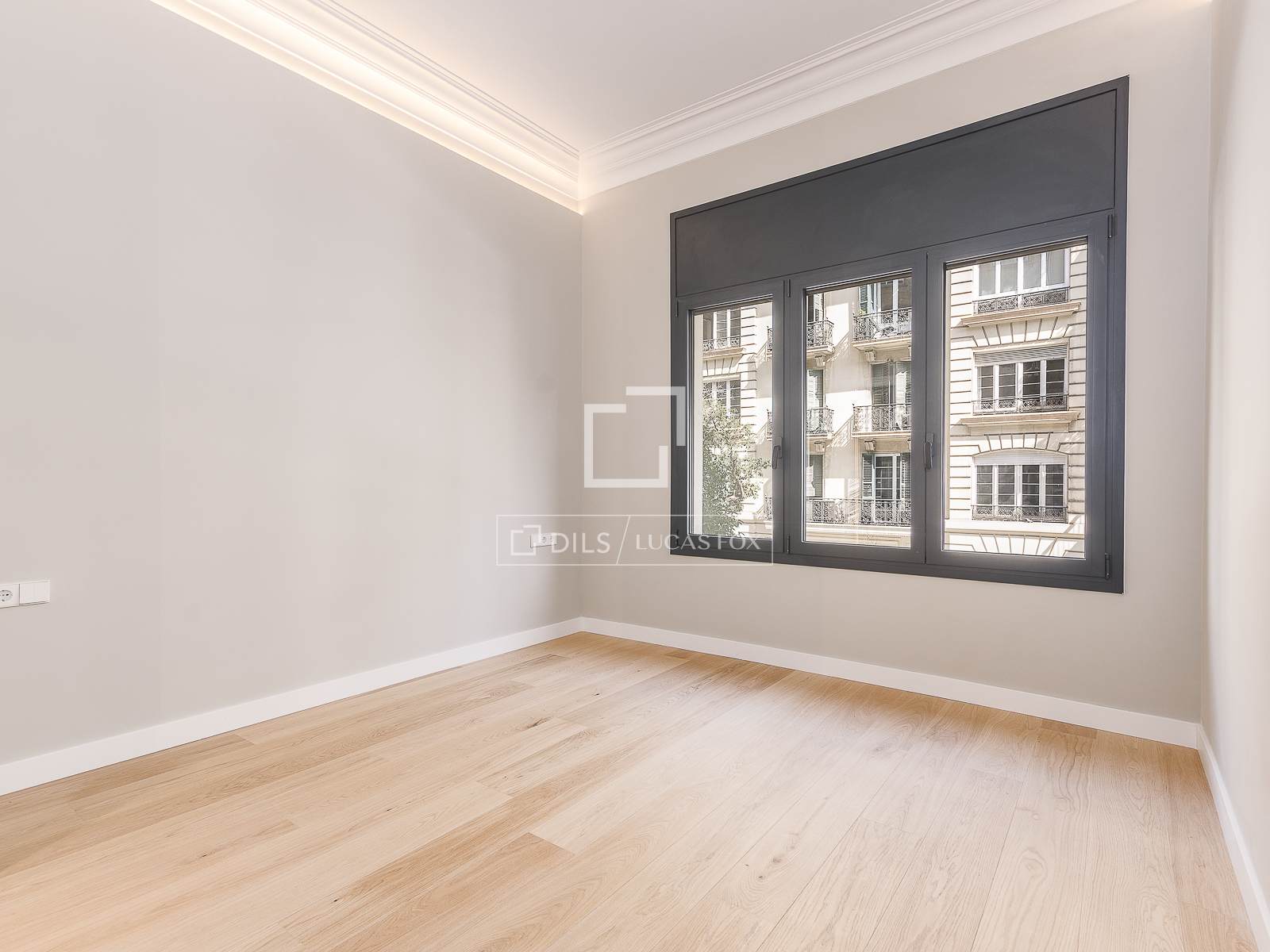 Apartamento en Barcelona, España 5 dormitorios, 223 m2 No. 161418
