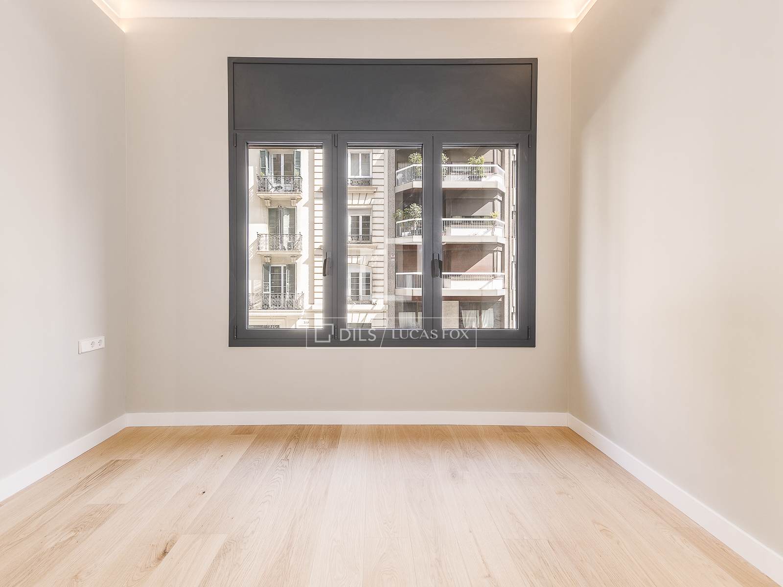 Apartamento en Barcelona, España 5 dormitorios, 223 m2 No. 161418