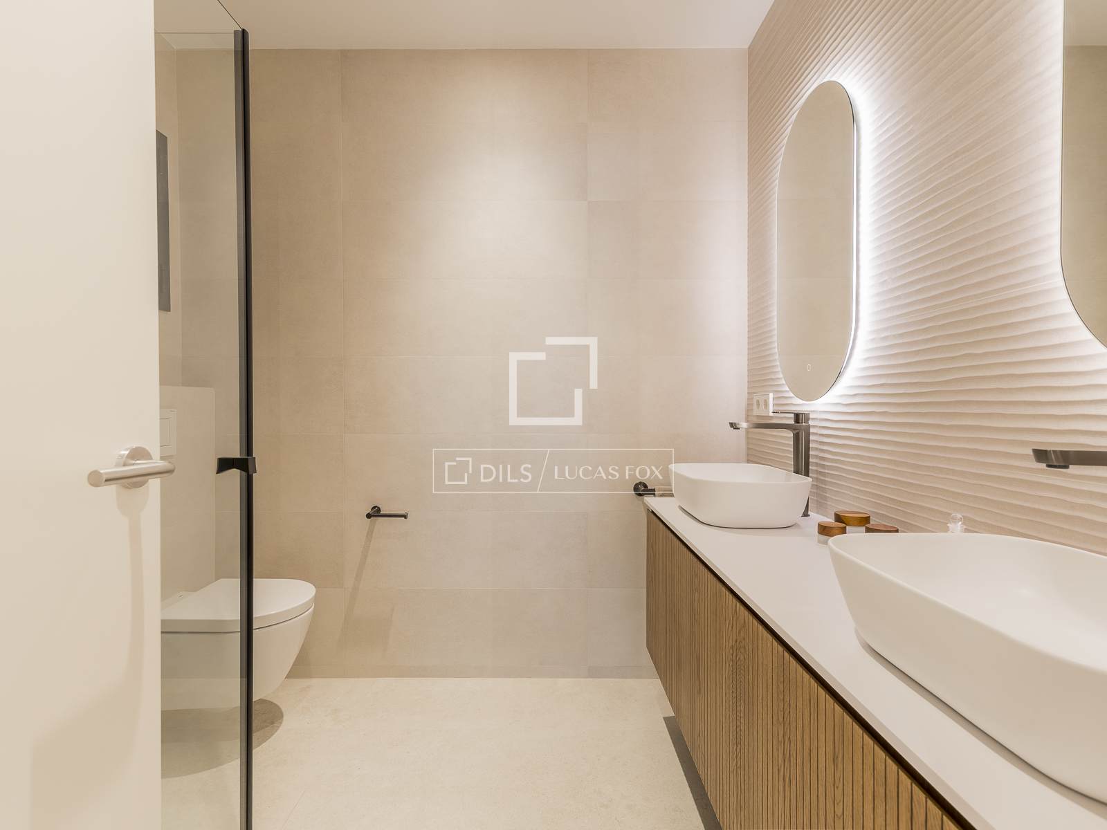 Apartamento en Barcelona, España 5 dormitorios, 223 m2 No. 161418