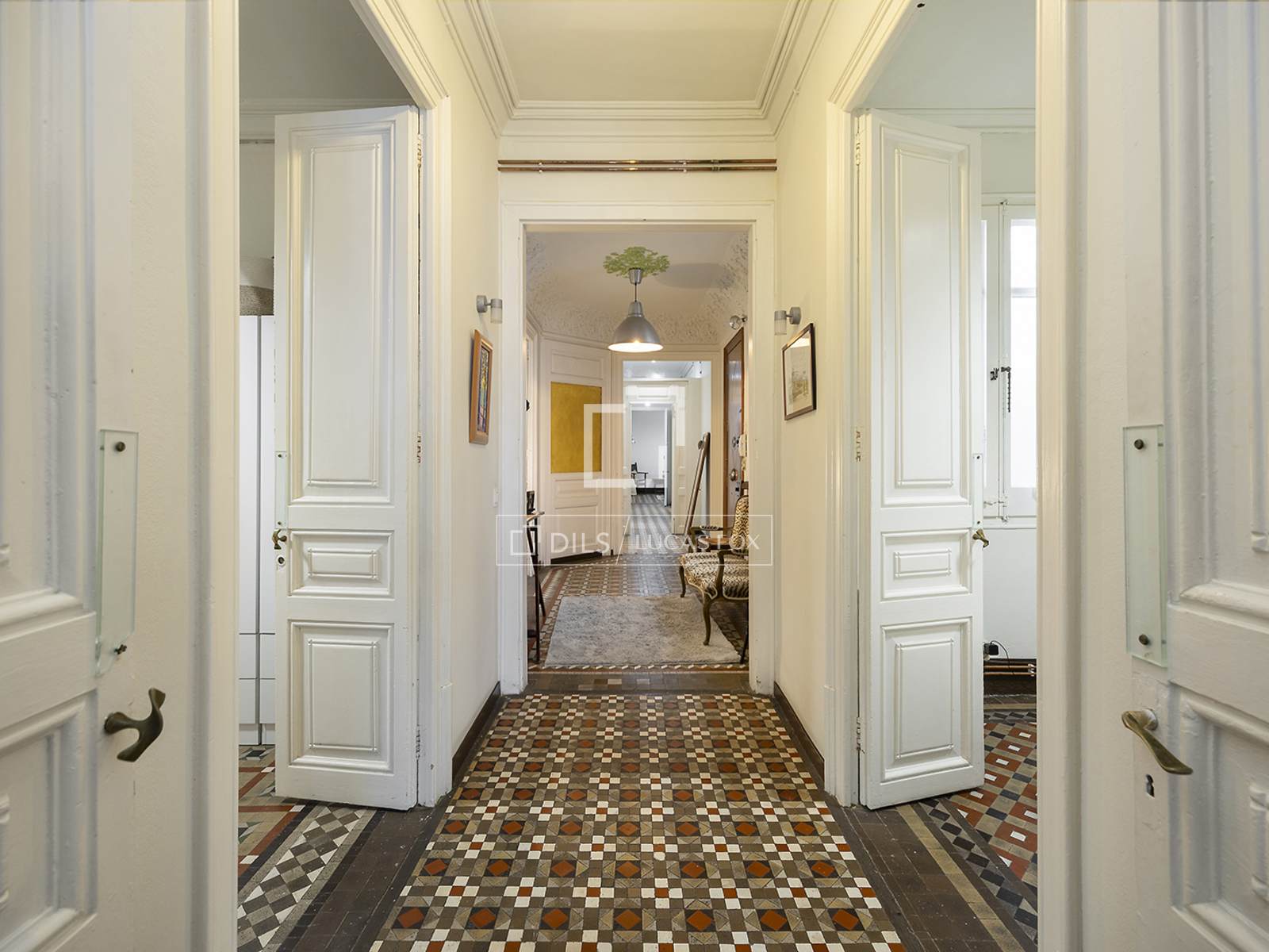 Dzīvoklis Barcelona, Spānijā 5 istabas, 161 m2 Nr. 161419