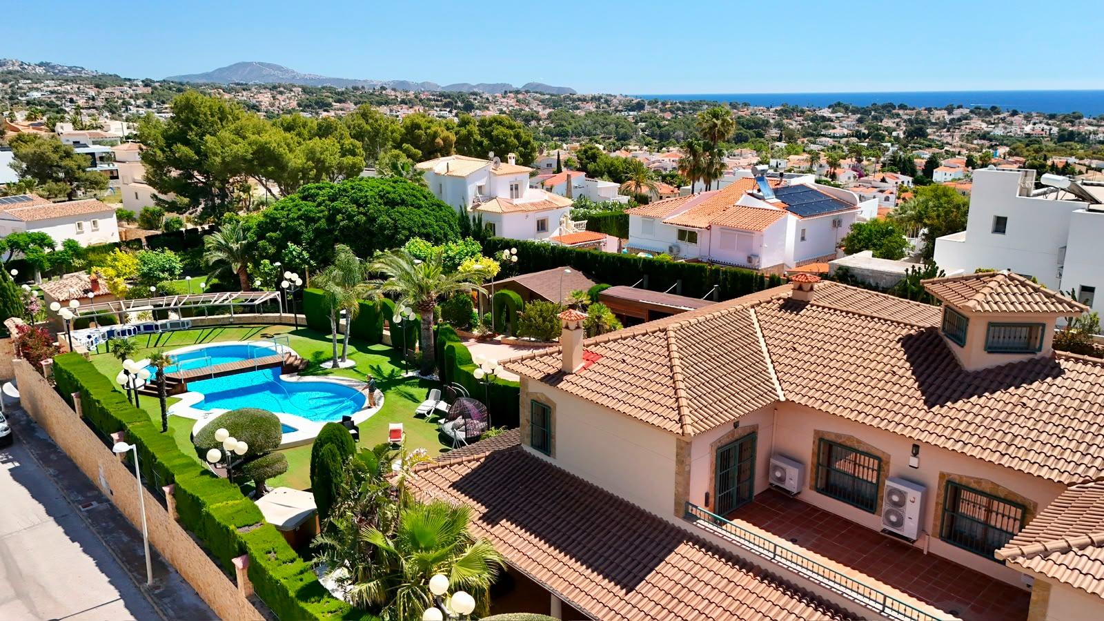 Villa in Calpe, Alicante, Spain 8 bedrooms, 1000 sq.m. No. 168357