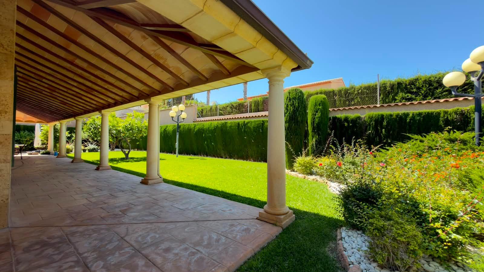 Villa in Calpe, Alicante, Spain 8 bedrooms, 1000 sq.m. No. 168357