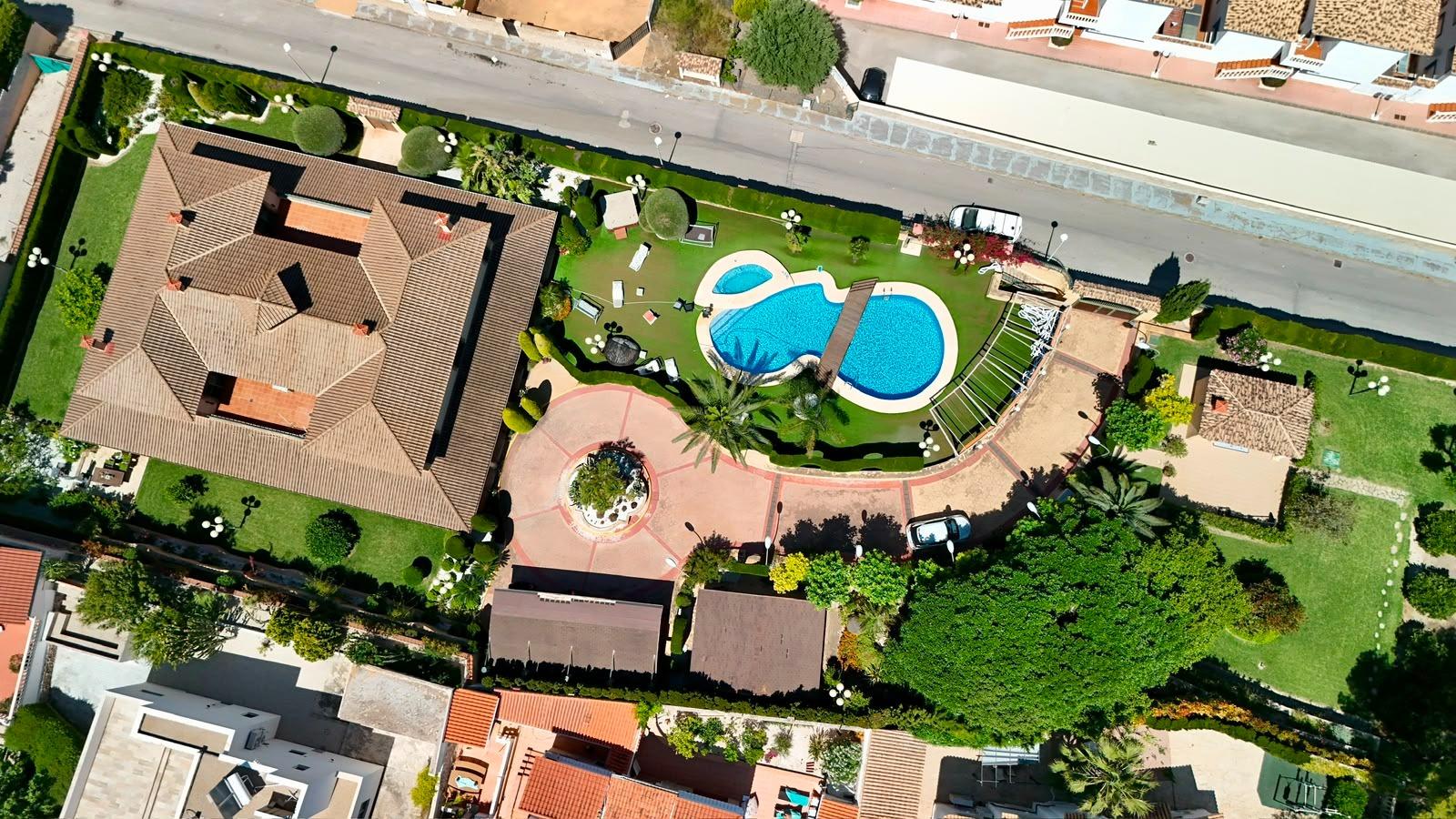 Villa in Calpe, Alicante, Spain 8 bedrooms, 1000 sq.m. No. 168357