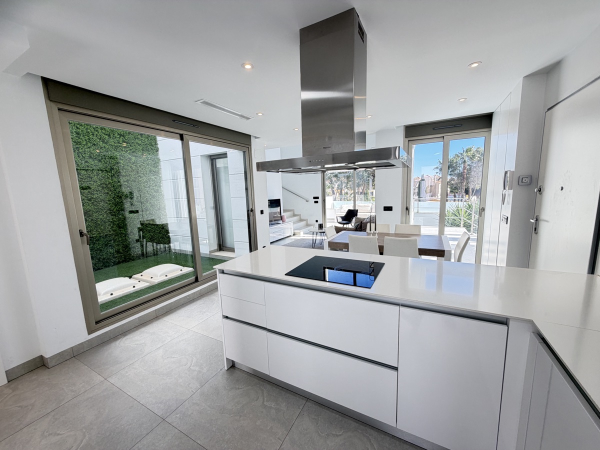Villa Villamartin, Alicante, Spānijā 4 istabas, 148 m2 Nr. 155527