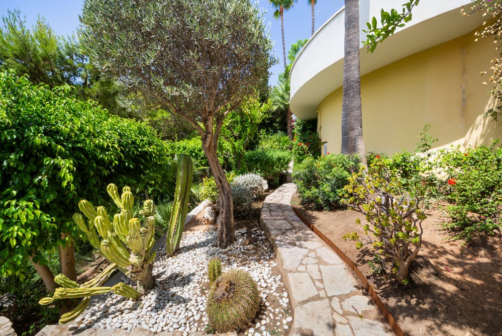 Villa in Bendinat, Mallorca, Spain 4 bedrooms, 344 sq.m. No. 103858