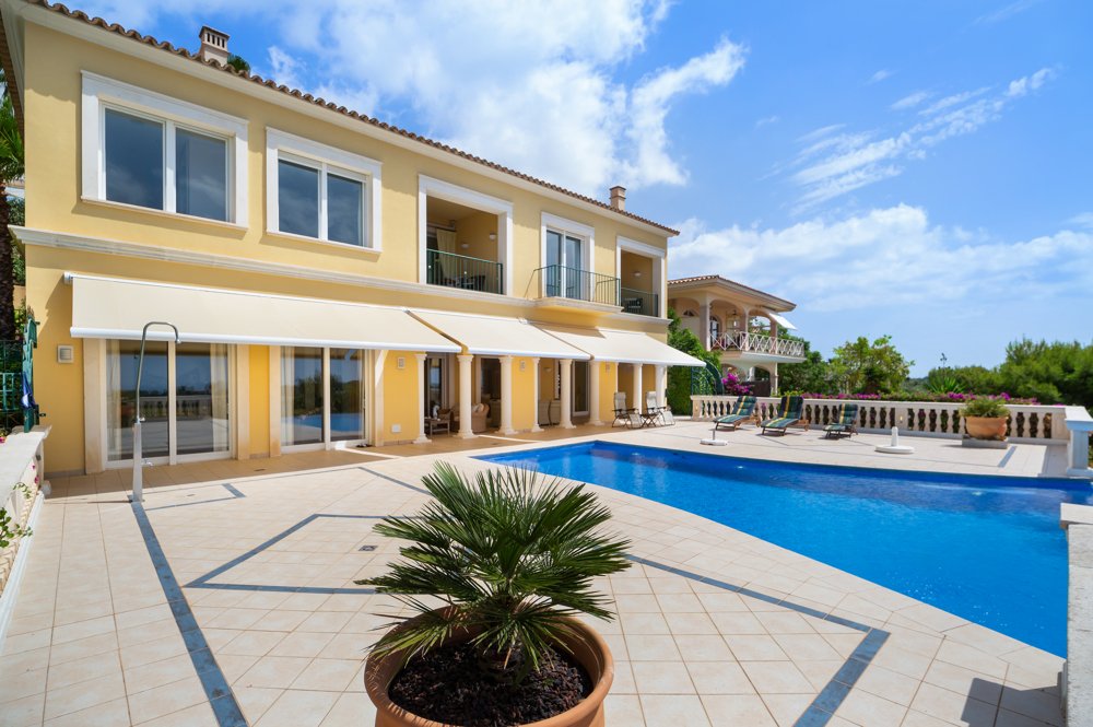 Villa in Bendinat, Mallorca, Spain 4 bedrooms, 344 sq.m. No. 103858