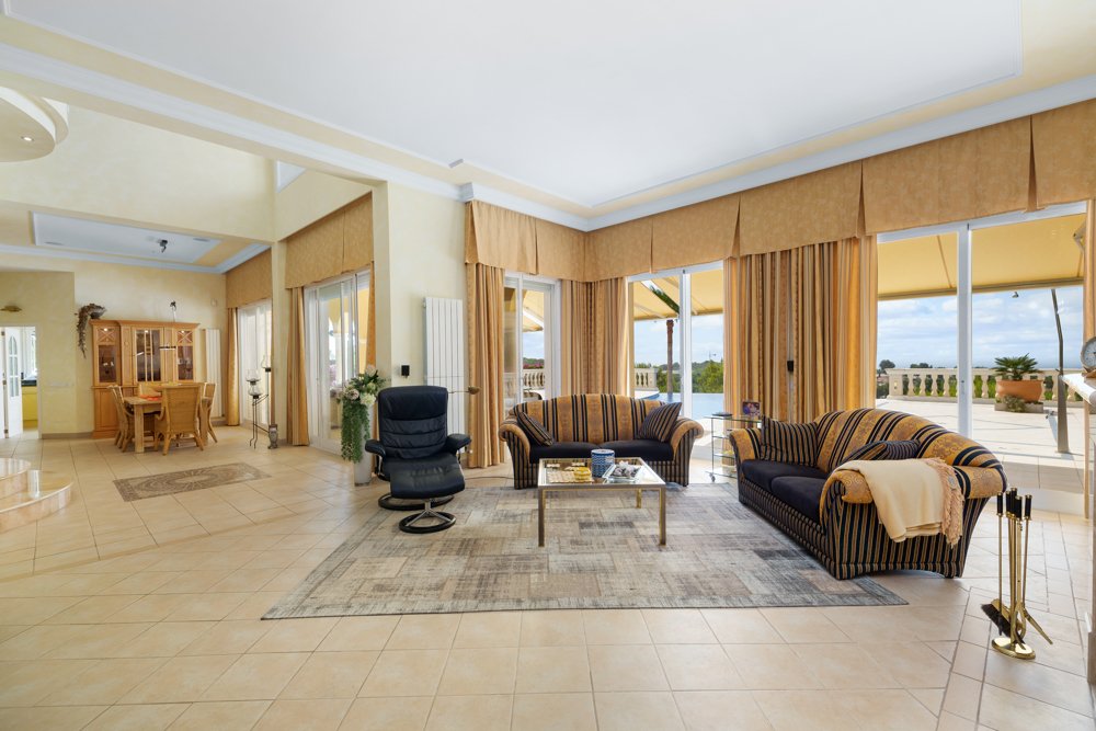 Villa in Bendinat, Mallorca, Spain 4 bedrooms, 344 sq.m. No. 103858