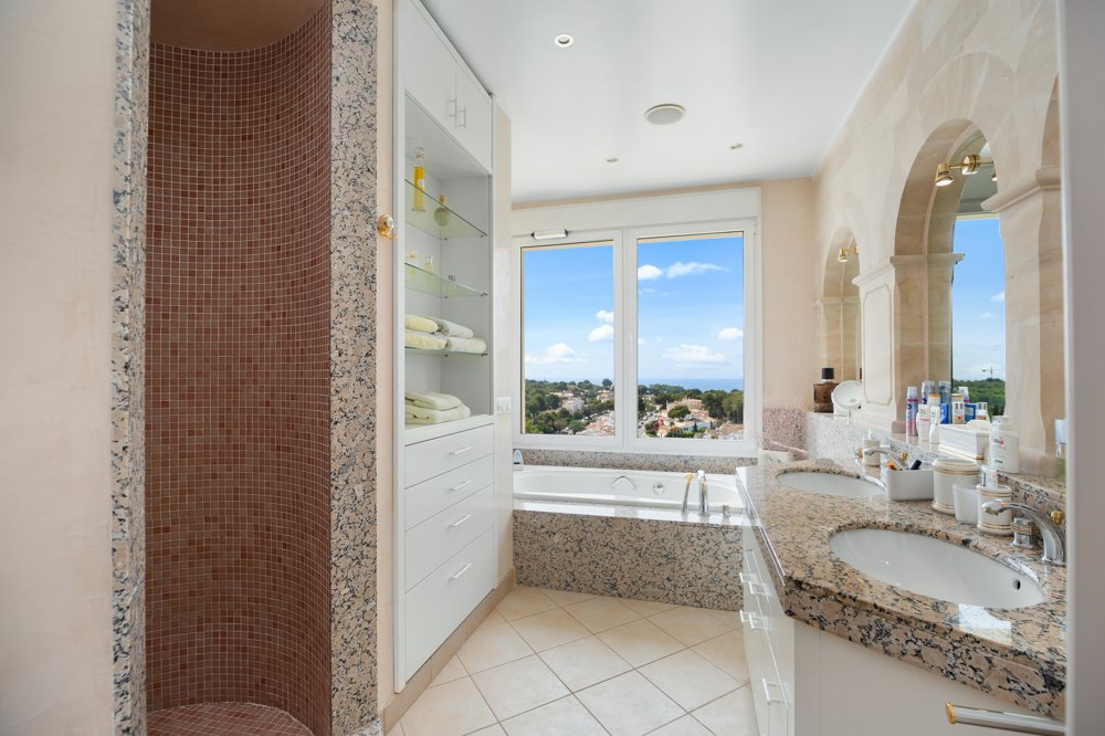 Villa in Bendinat, Mallorca, Spain 4 bedrooms, 344 sq.m. No. 103858
