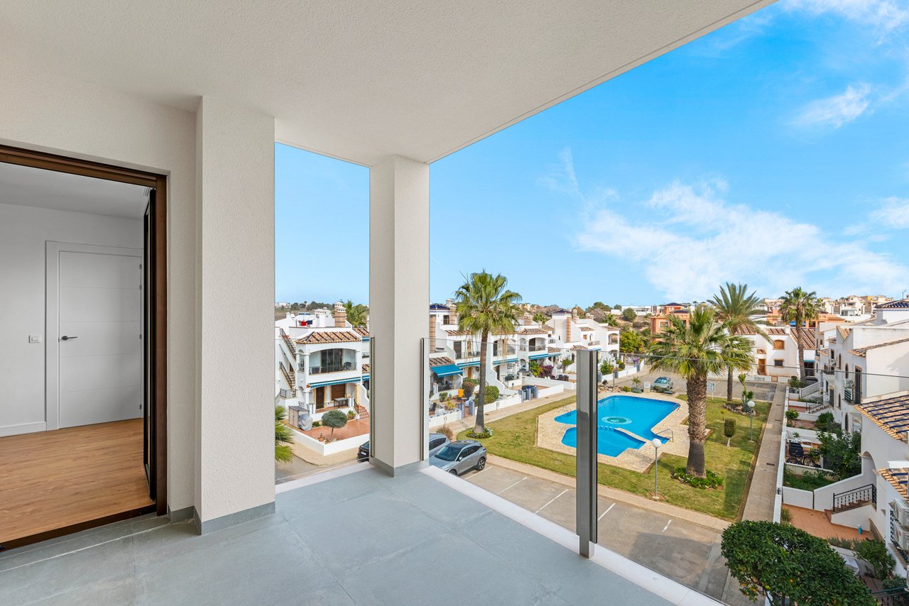 Apartment in Villamartin, Alicante, Spain 2 bedrooms, 80 sq.m. No. 146435