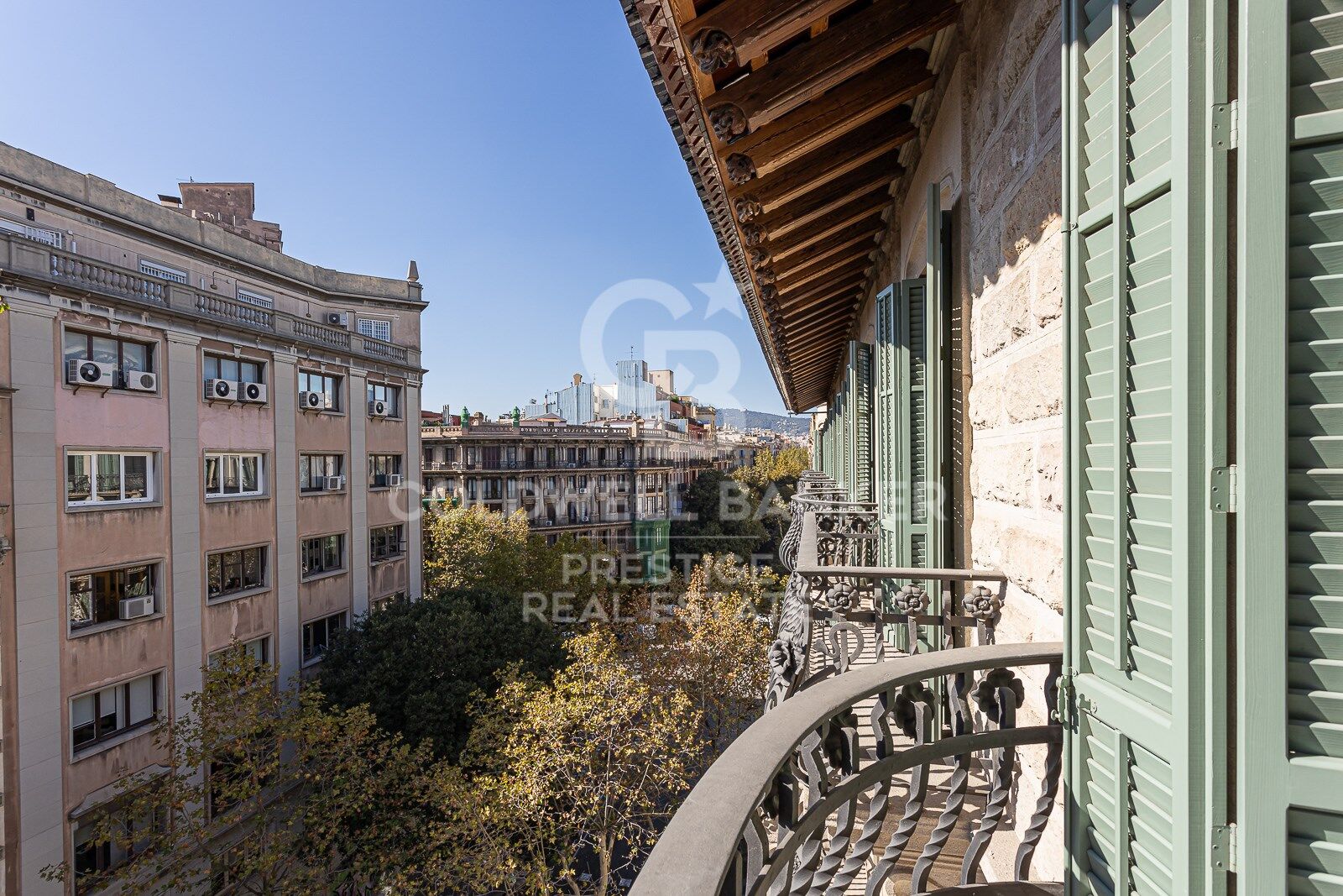 Takvåning i Barcelona, Spanien 3 sovrum, 229 kvm. Nr. 160041