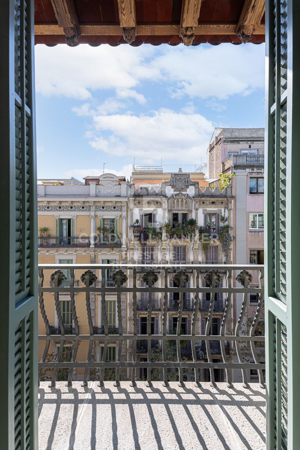 Takvåning i Barcelona, Spanien 3 sovrum, 229 kvm. Nr. 160041