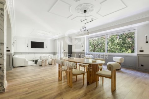 Wohnung in Madrid, Spanien 4 Schlafzimmer, 310 m2 Nr. 160037