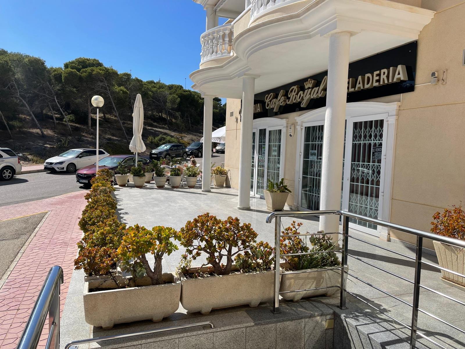 Commercial property in Guardamar del Segura, Alicante, Spain 1 bedroom, 213 sq.m. No. 139318