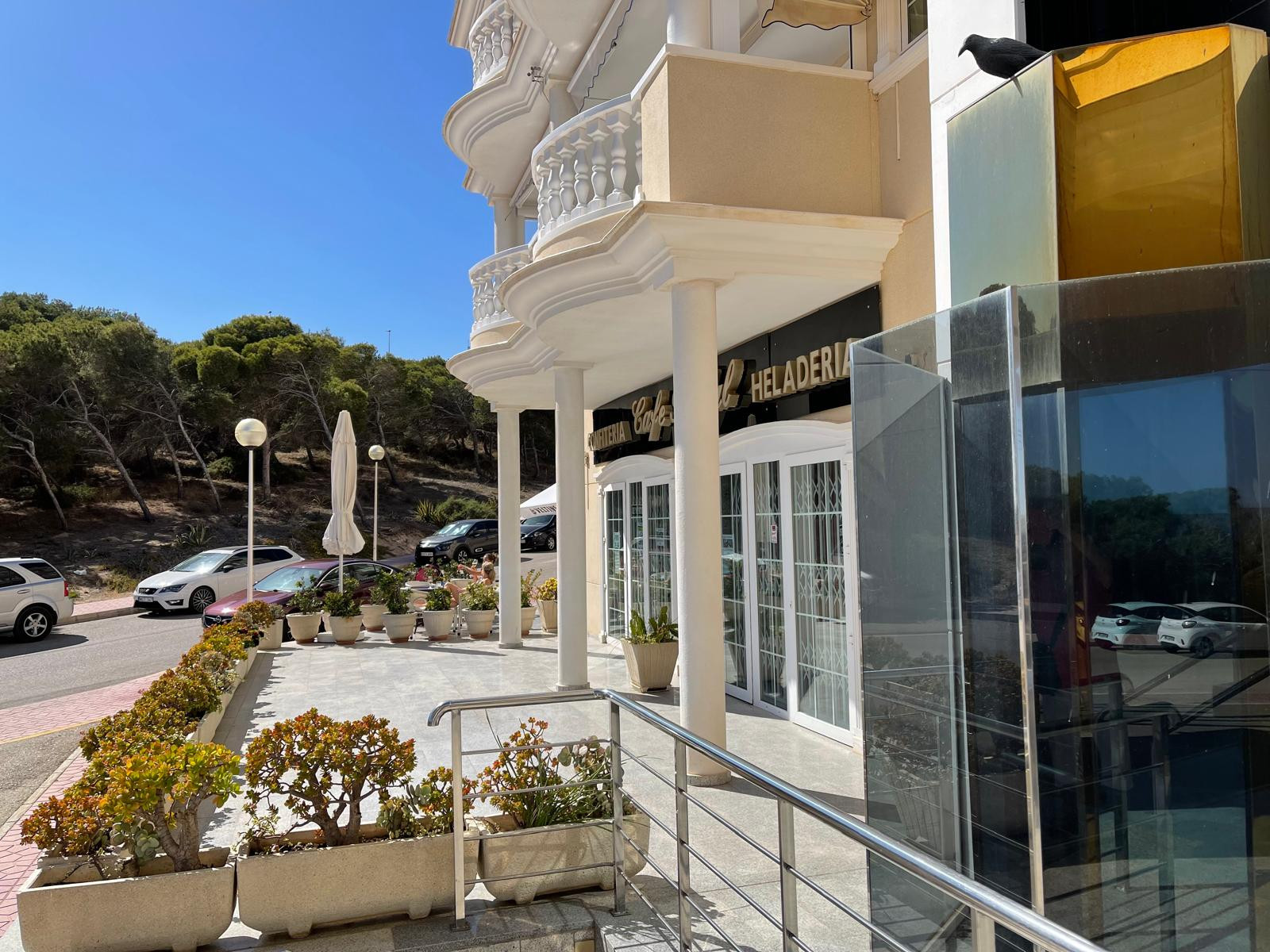 Commercial property in Guardamar del Segura, Alicante, Spain 1 bedroom, 213 sq.m. No. 139318