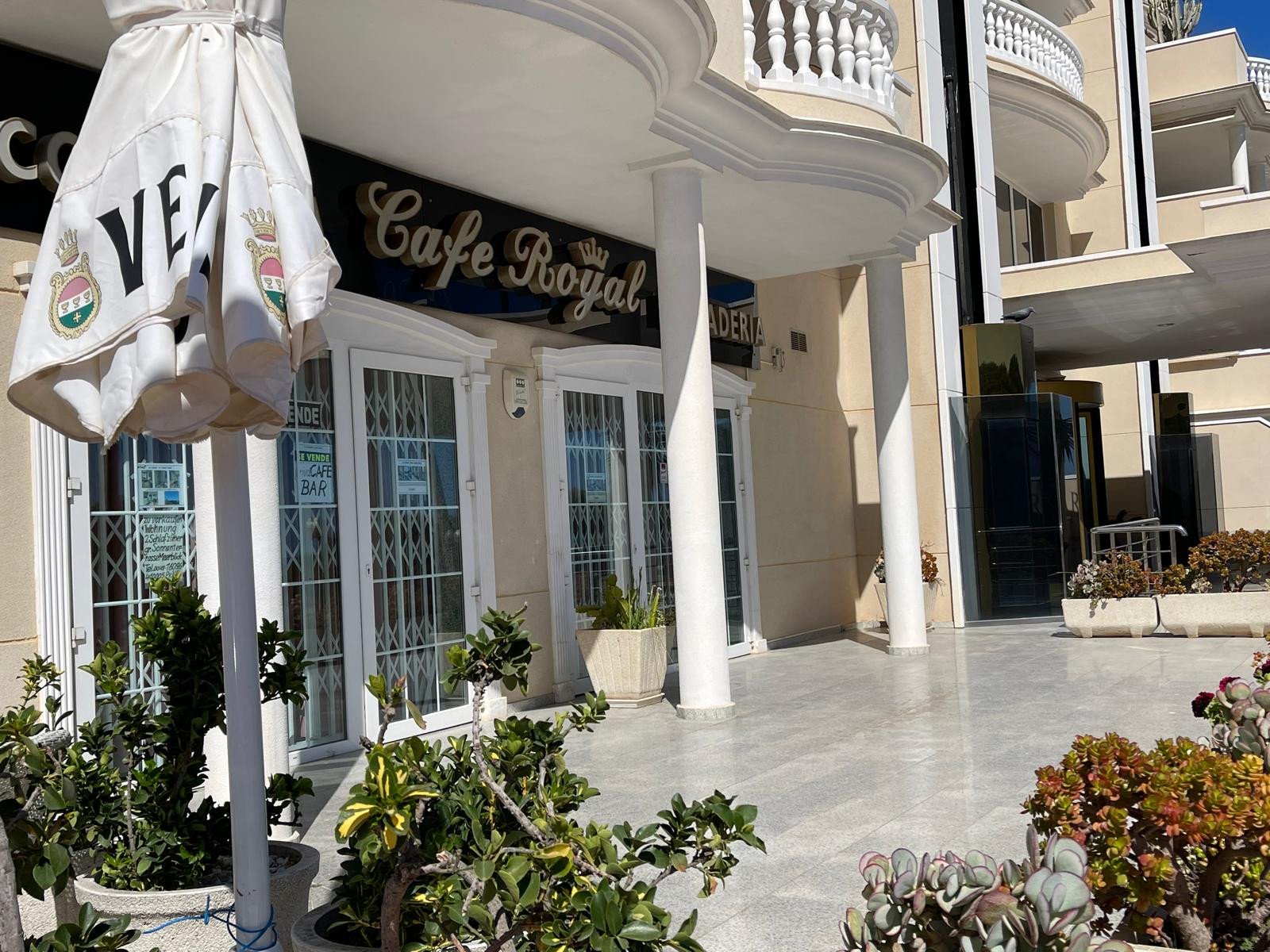 Commercial property in Guardamar del Segura, Alicante, Spain 1 bedroom, 213 sq.m. No. 139318