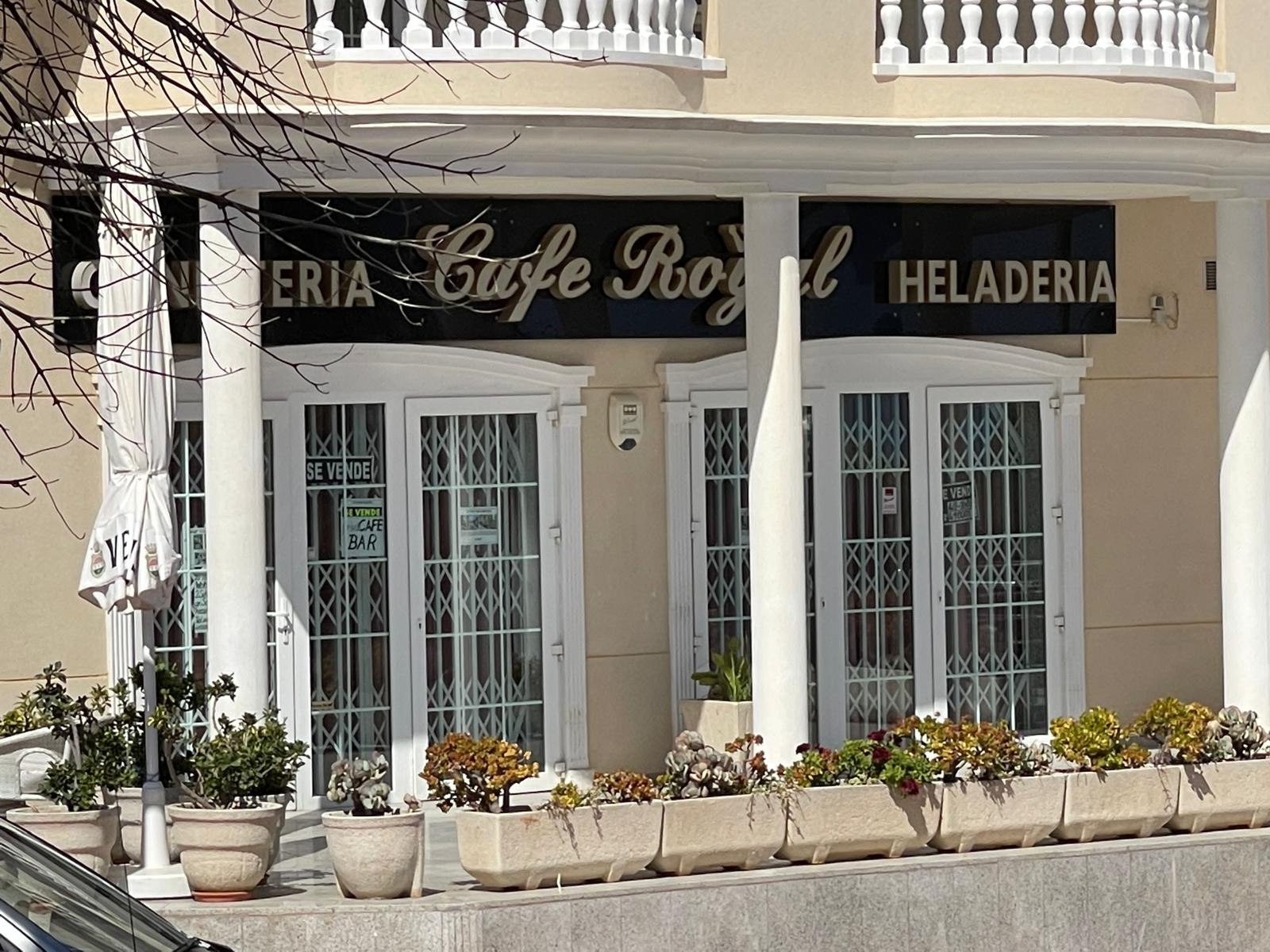 Commercial property in Guardamar del Segura, Alicante, Spain 1 bedroom, 213 sq.m. No. 139318