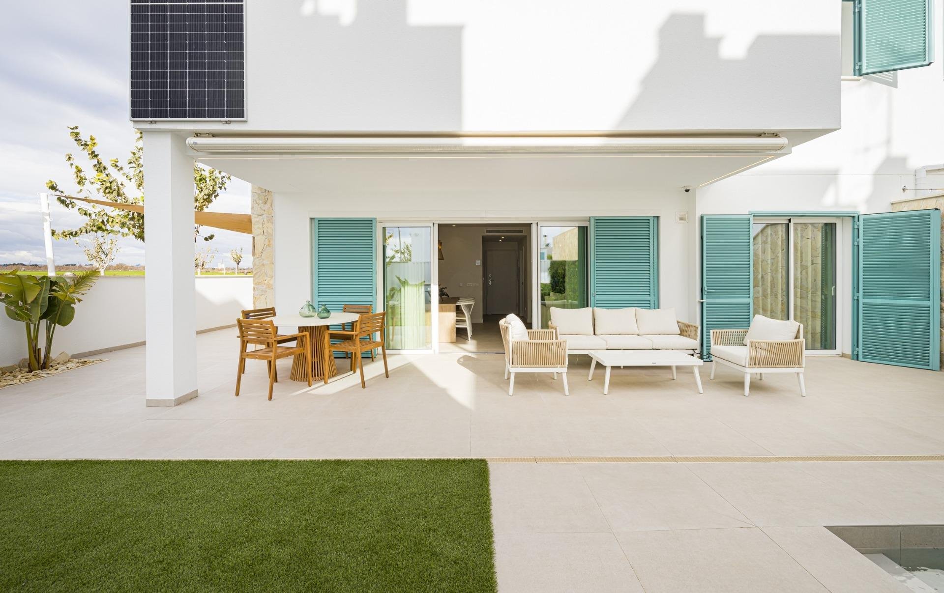 Bungalow i Pilar de la Horadada, Alicante, Spanien 2 sovrum, 75 kvm. Nr. 139420