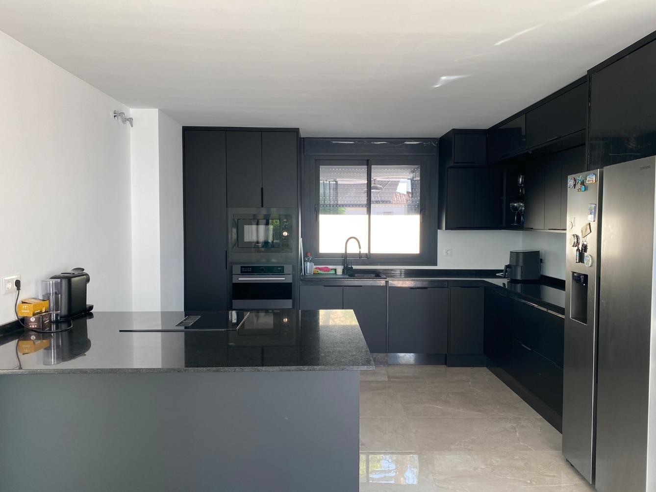 Villa a Finestrat, Alicante, Spagna 6 camere da letto, 500 mq. N° 165717