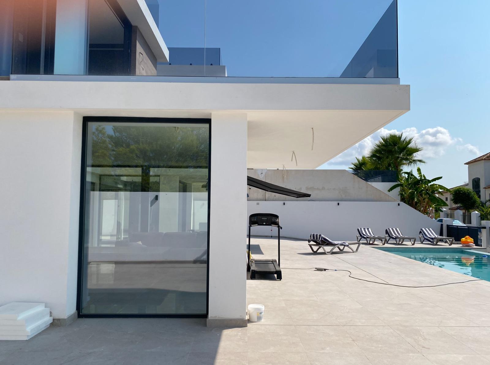 Villa a Finestrat, Alicante, Spagna 6 camere da letto, 500 mq. N° 165717