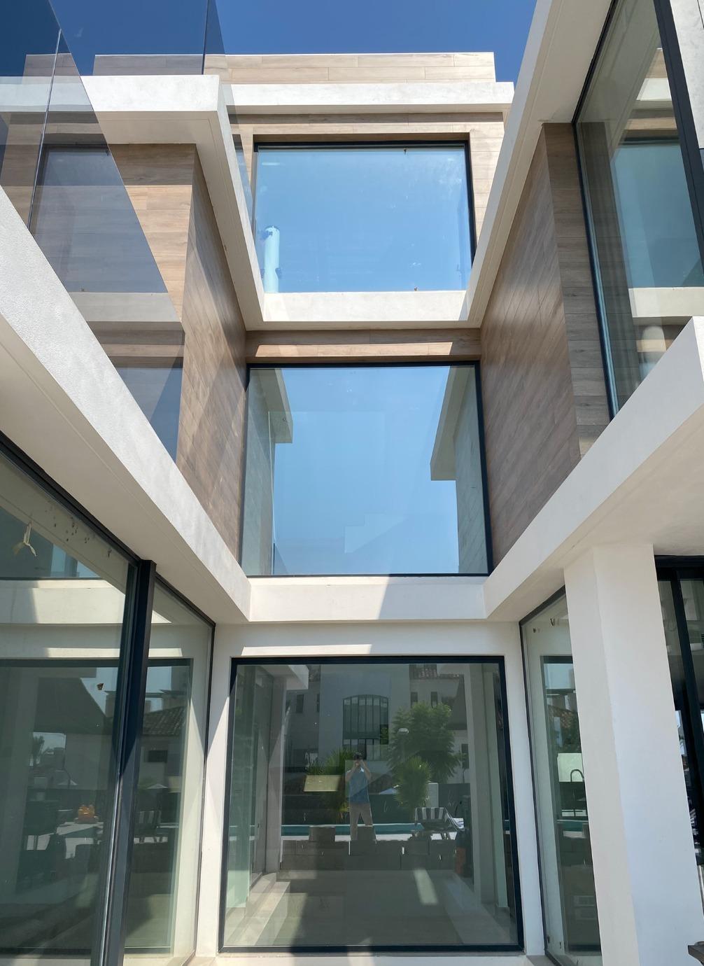 Villa a Finestrat, Alicante, Spagna 6 camere da letto, 500 mq. N° 165717