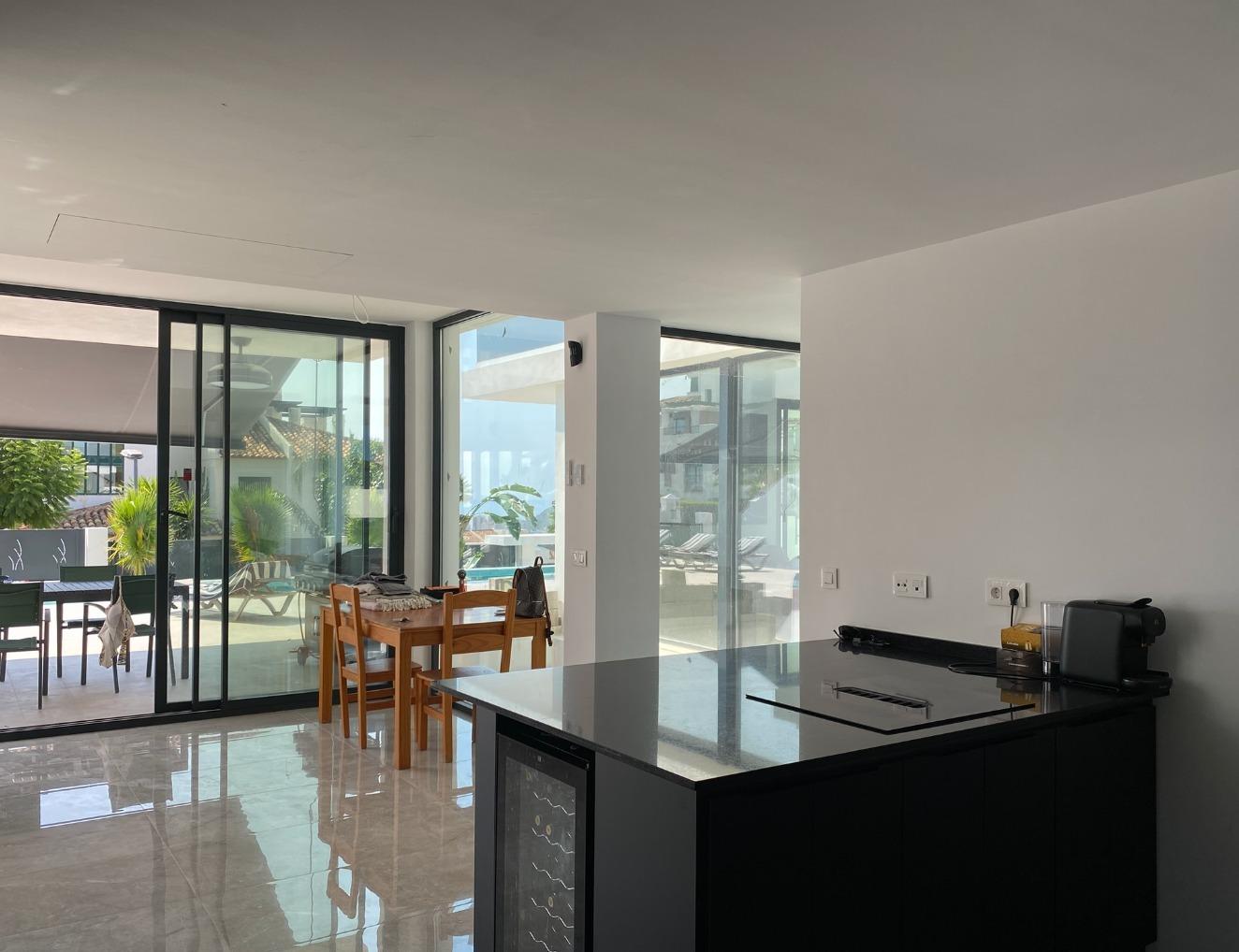 Villa a Finestrat, Alicante, Spagna 6 camere da letto, 500 mq. N° 165717