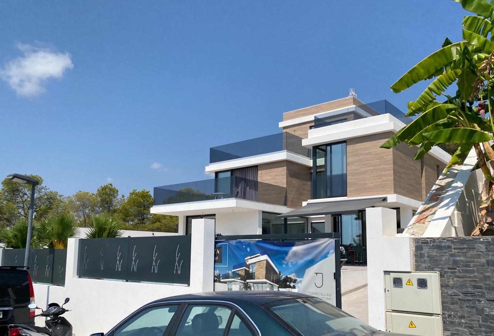 Villa a Finestrat, Alicante, Spagna 6 camere da letto, 500 mq. N° 165717