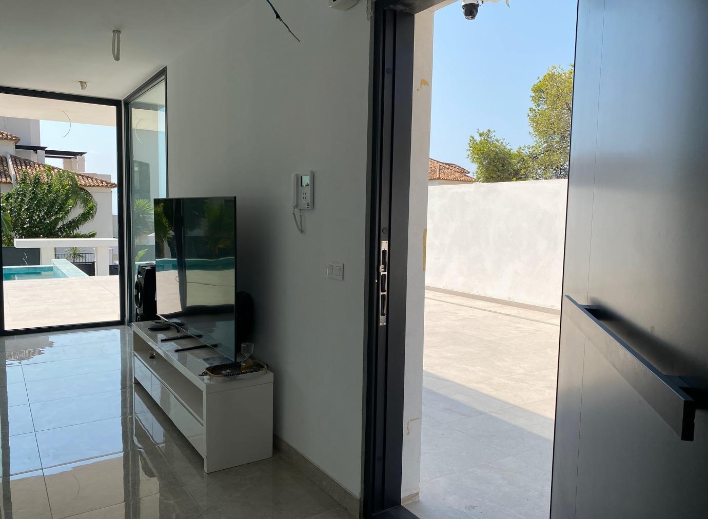 Villa a Finestrat, Alicante, Spagna 6 camere da letto, 500 mq. N° 165717