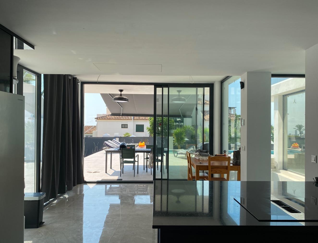 Villa a Finestrat, Alicante, Spagna 6 camere da letto, 500 mq. N° 165717