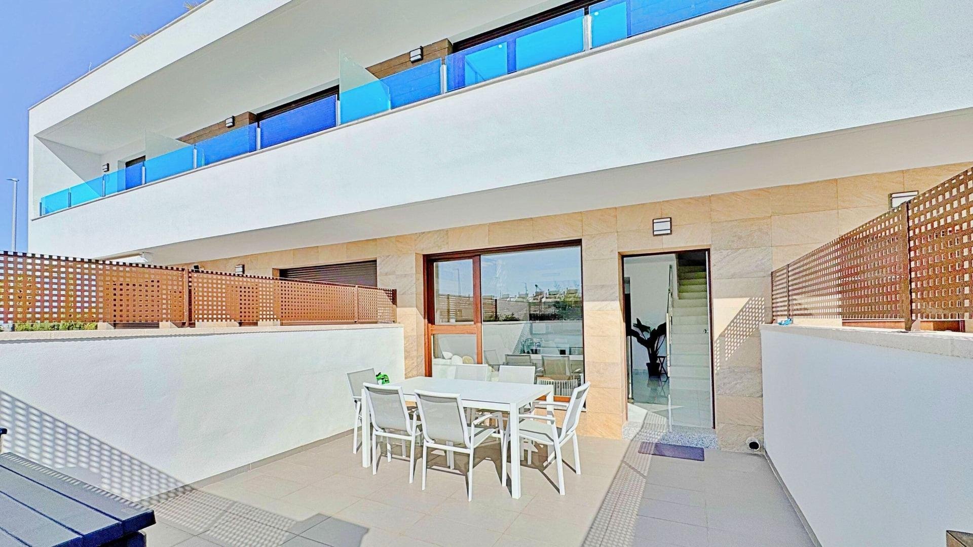 Bungalow i Torrevieja, Alicante, Spanien 3 sovrum, 113 kvm. Nr. 165713