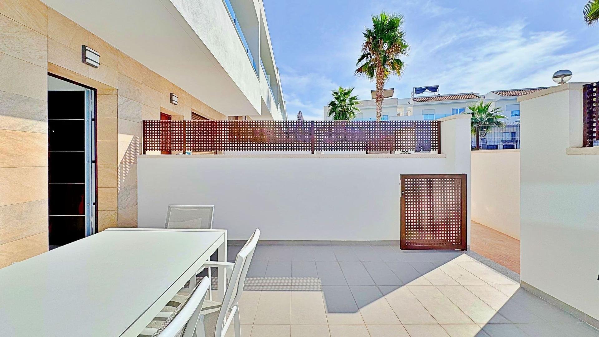 Bungalow i Torrevieja, Alicante, Spanien 3 sovrum, 113 kvm. Nr. 165713