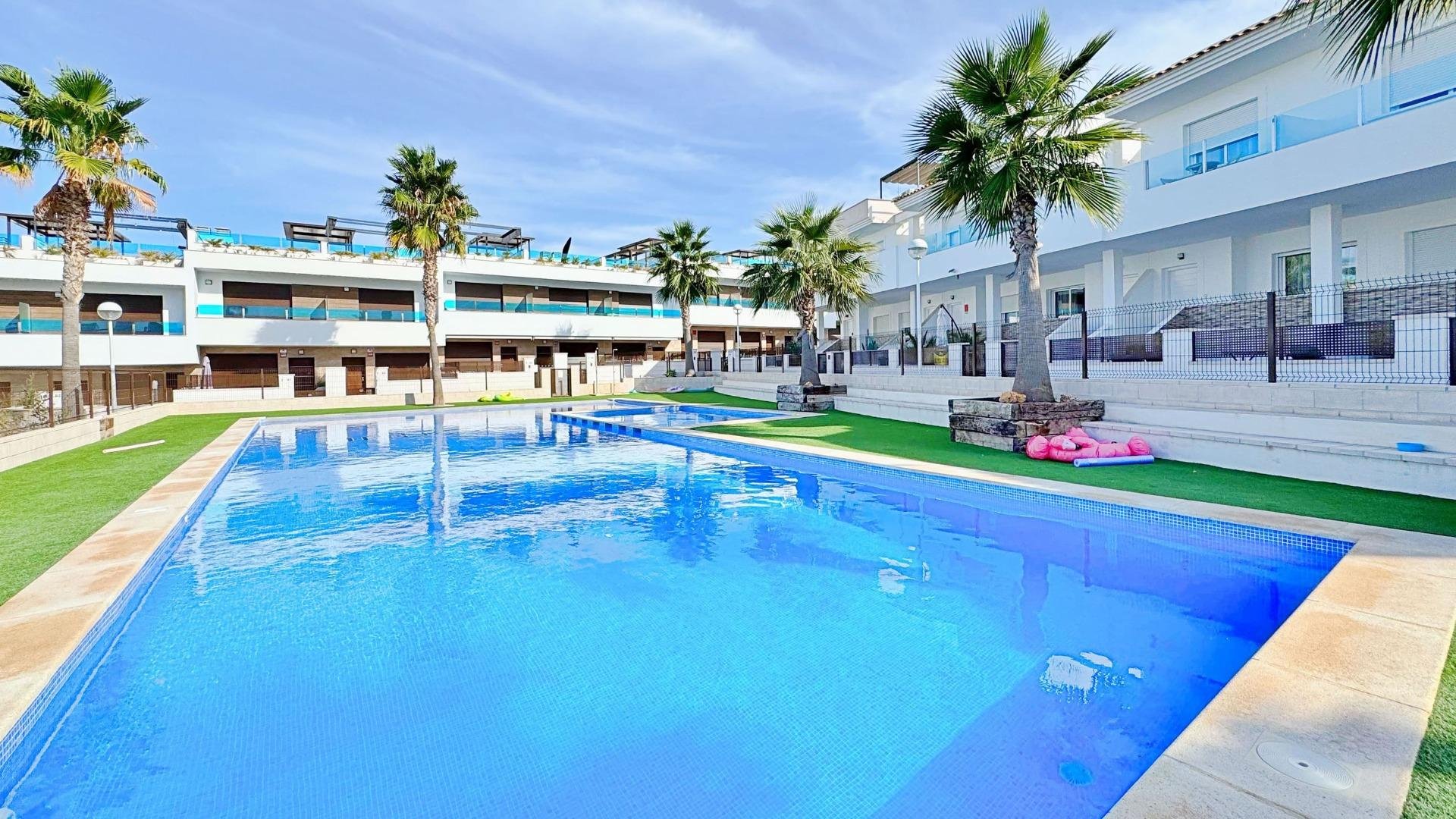 Bungalow i Torrevieja, Alicante, Spanien 3 sovrum, 113 kvm. Nr. 165713