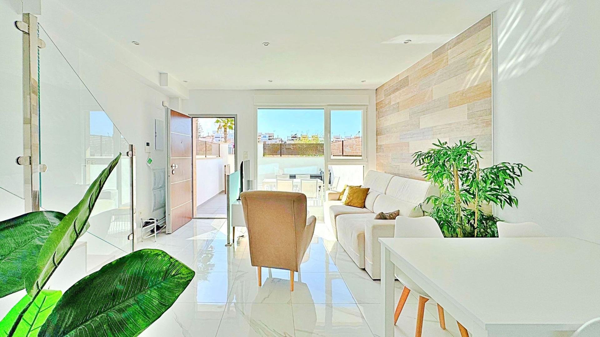 Bungalow i Torrevieja, Alicante, Spanien 3 sovrum, 113 kvm. Nr. 165713