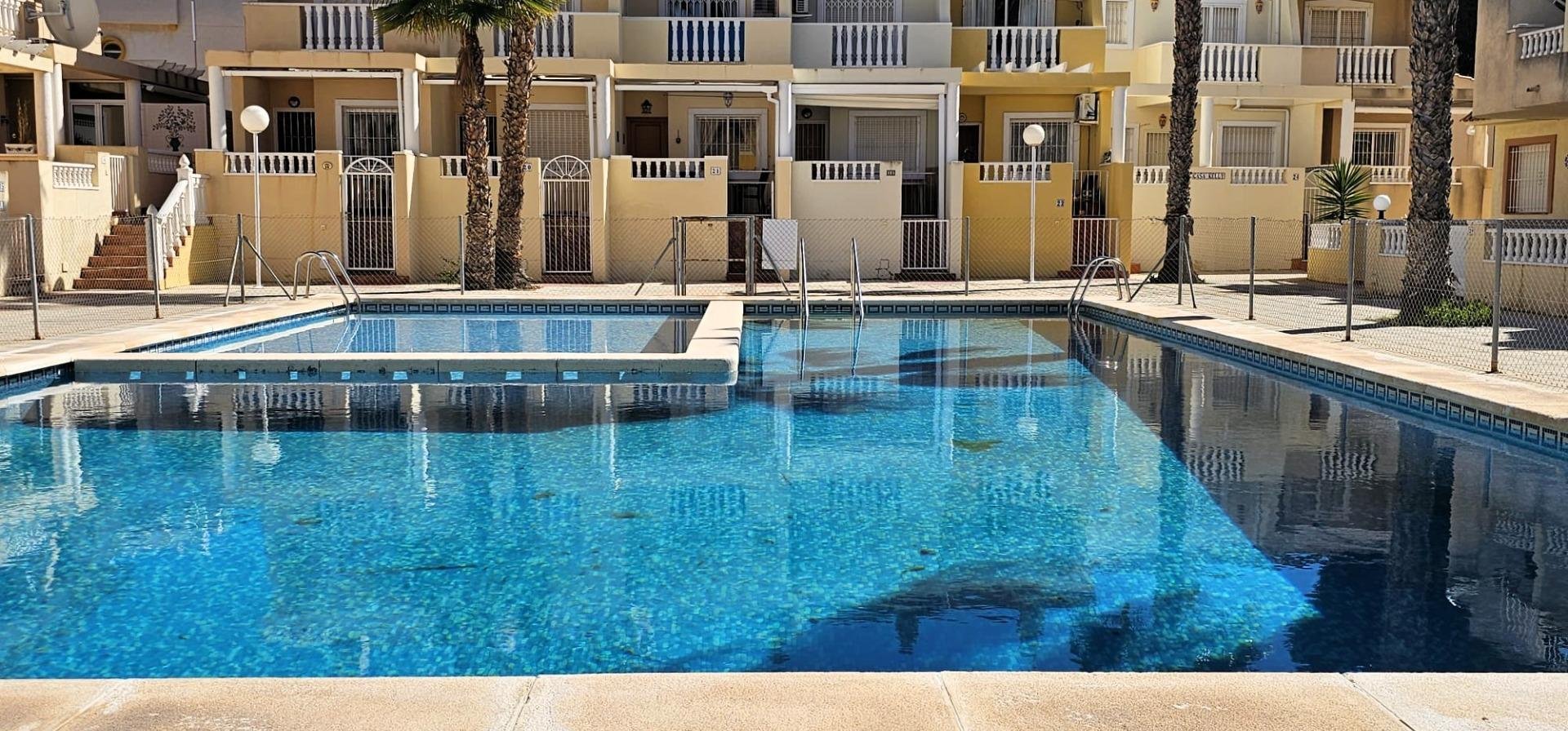 Bungalow à Guardamar del Segura, Alicante, Espagne 2 chambres, 65 m2 No. 182962