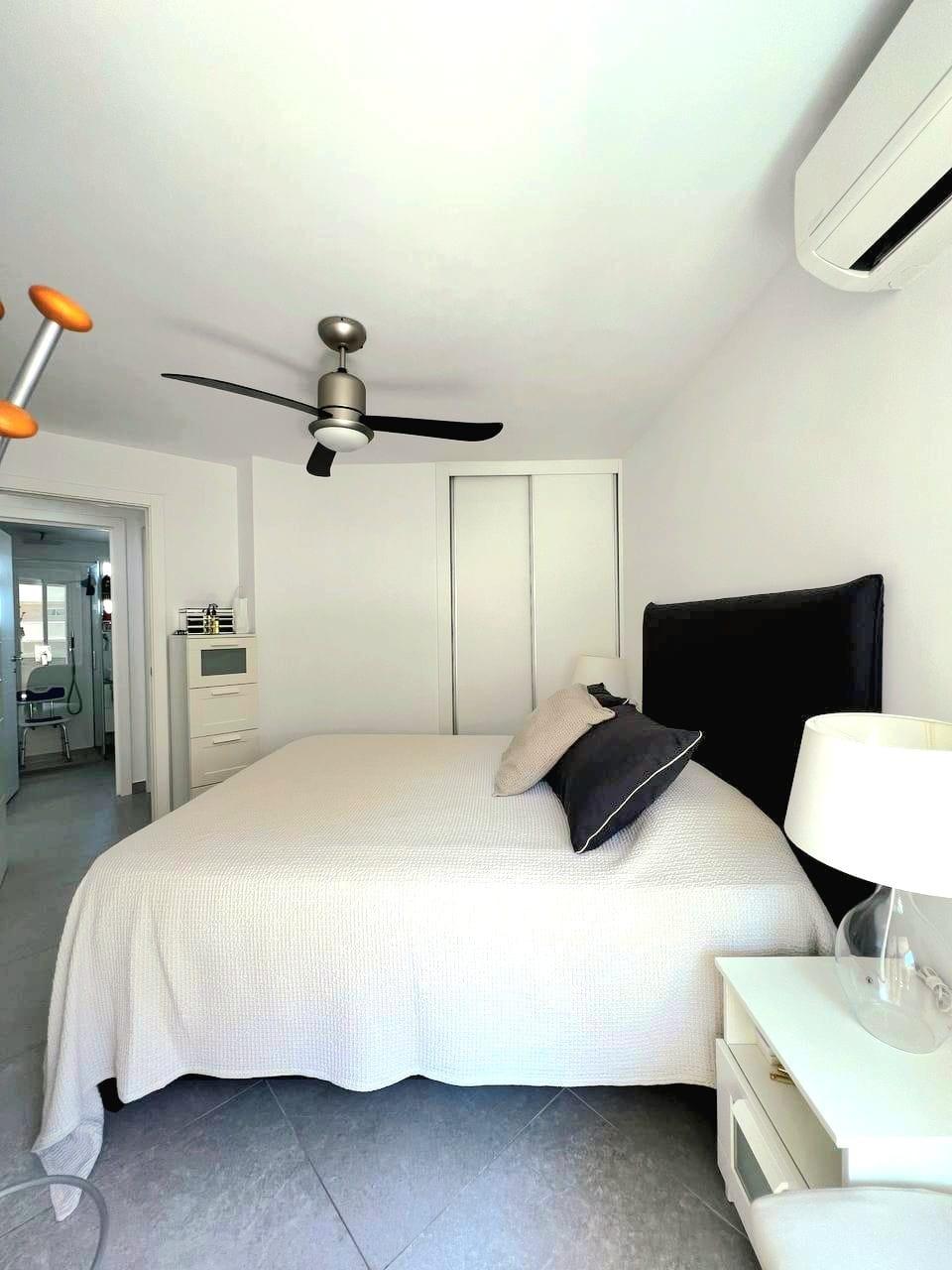 Apartment in Torrevieja, Alicante, Spain 2 bedrooms, 56 sq.m. No. 182965